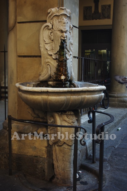 Уличный фонтан во Флоренции